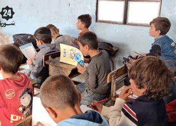 عفرين: المعلمون بين غياب الكتب وتأخير الرواتب