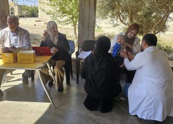 أهالي دير الزور: بين غلاء الدواء وتفاقم أعباء طبابة الأسنان