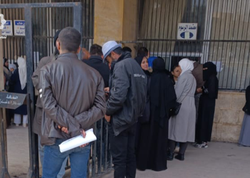 جامعة حلب: غياب الإنترنت يعيق تسجيل الطلاب..الطوابير حاضرة منذ أيام