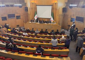 حلب: إجراءات إنسانية عاجلة لإيواء آلاف النازحين من الأحياء المتضررة