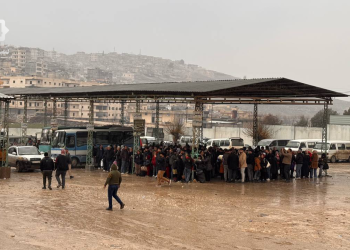 قافلة “العودة الكريمة” تصل حي الأشرفية لإعادة نحو ألف نازح